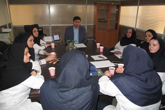 جلسه رئیس امور اداری با سرپرستاران دانشکده دندانپزشکی 